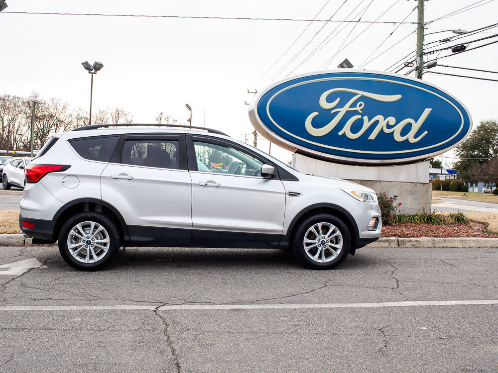 2019 Ford Escape SEL FWD