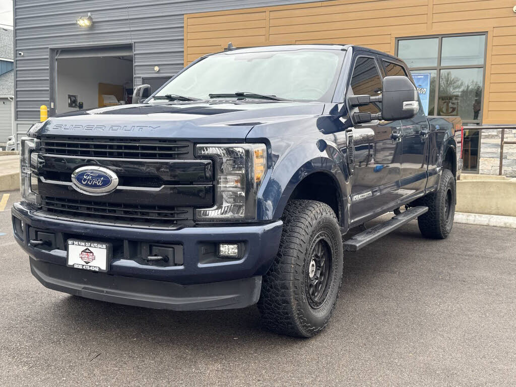 2019 Ford F-250 Super Duty Lariat Crew Cab 4WD
