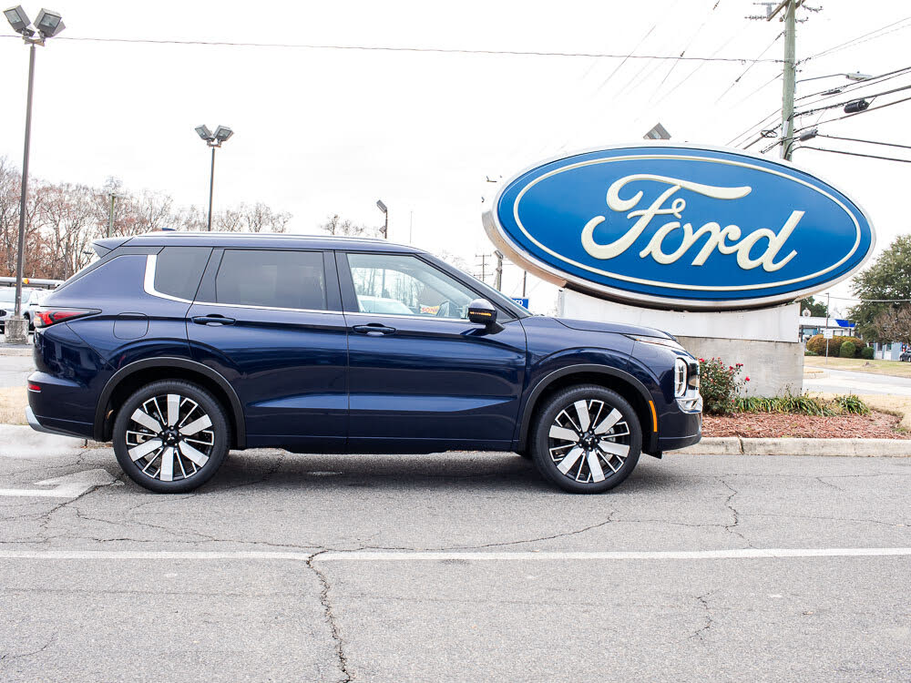 2025 Mitsubishi Outlander SEL FWD