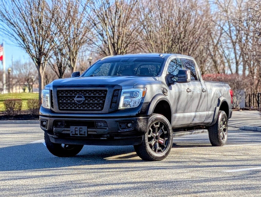 2016 Nissan Titan XD SL Crew Cab 4WD