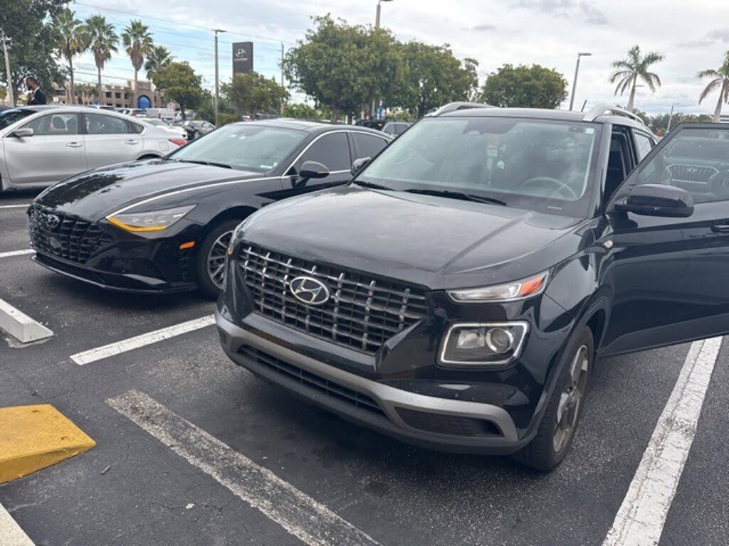 2023 Hyundai Venue SEL FWD