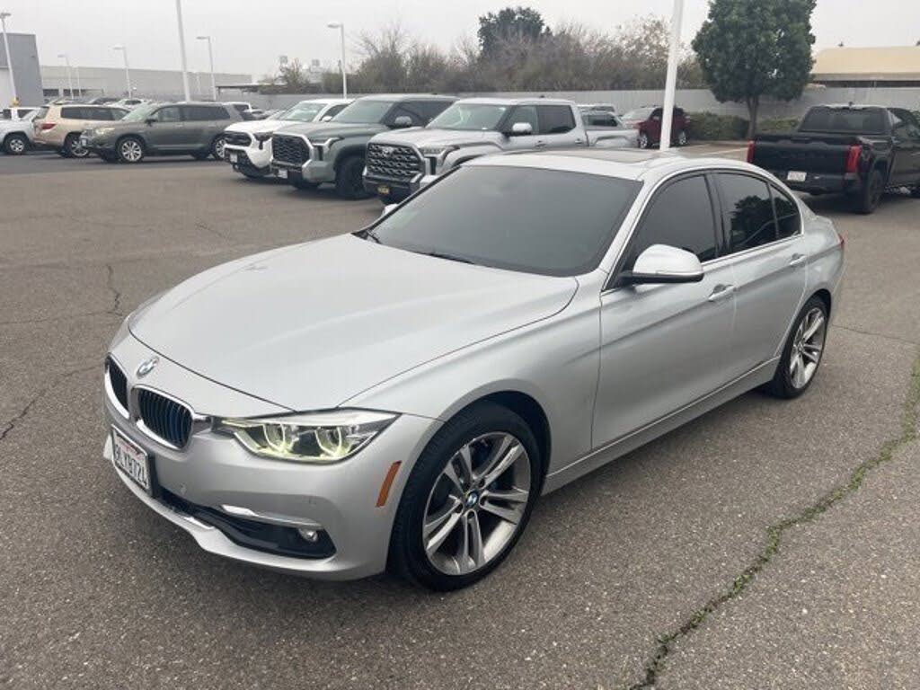2018 BMW 3 Series 330i Sedan RWD
