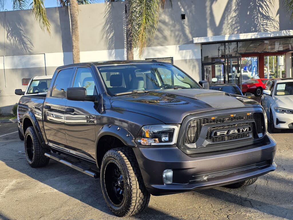 2017 RAM 1500 Express Crew Cab 4WD