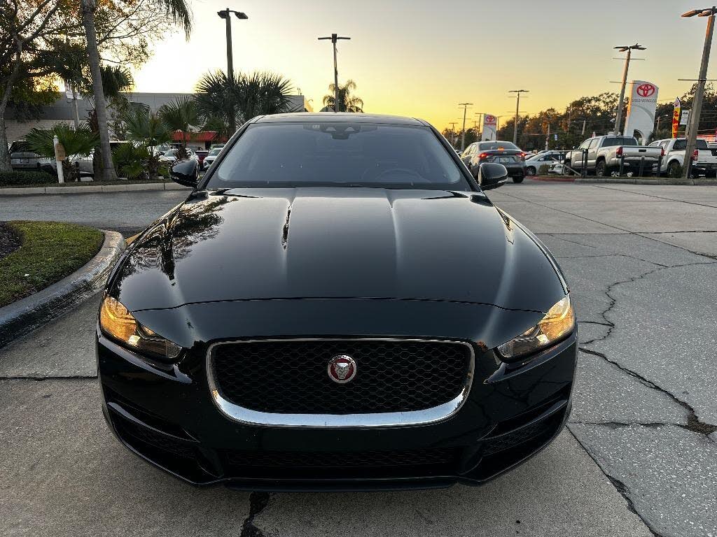 2019 Jaguar XE 25t Premium RWD