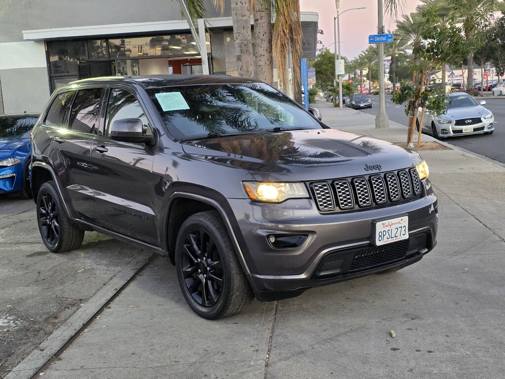 2018 Jeep Grand Cherokee Altitude 4WD