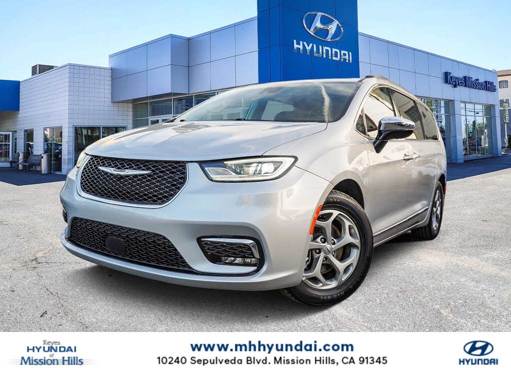 2023 Chrysler Pacifica Limited FWD