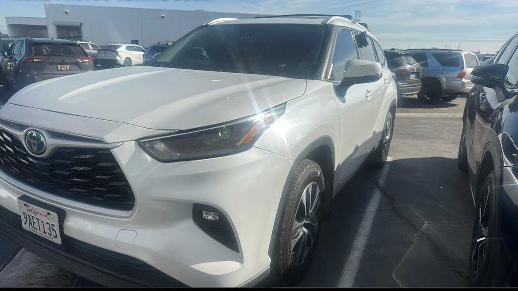 2022 Toyota Highlander Hybrid XLE AWD