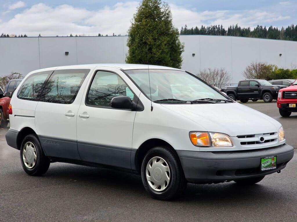 1998 Toyota Sienna 3 Dr CE Passenger Van