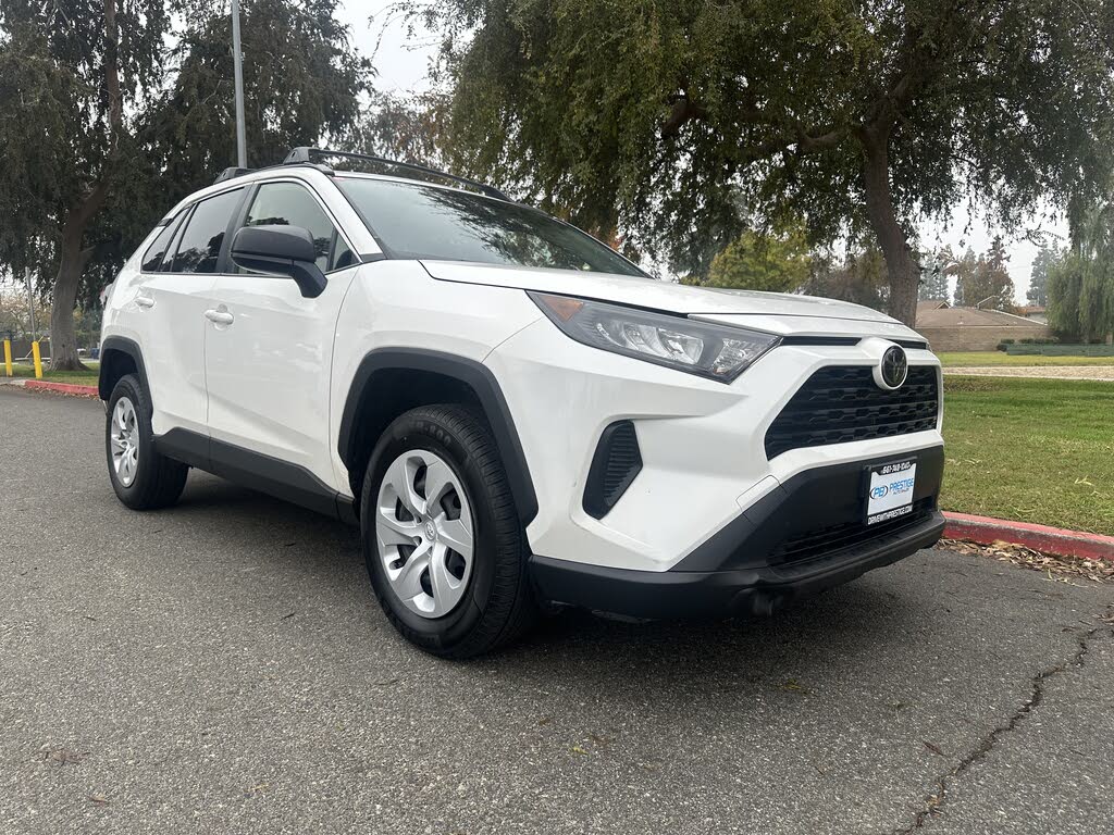 2020 Toyota RAV4 LE FWD