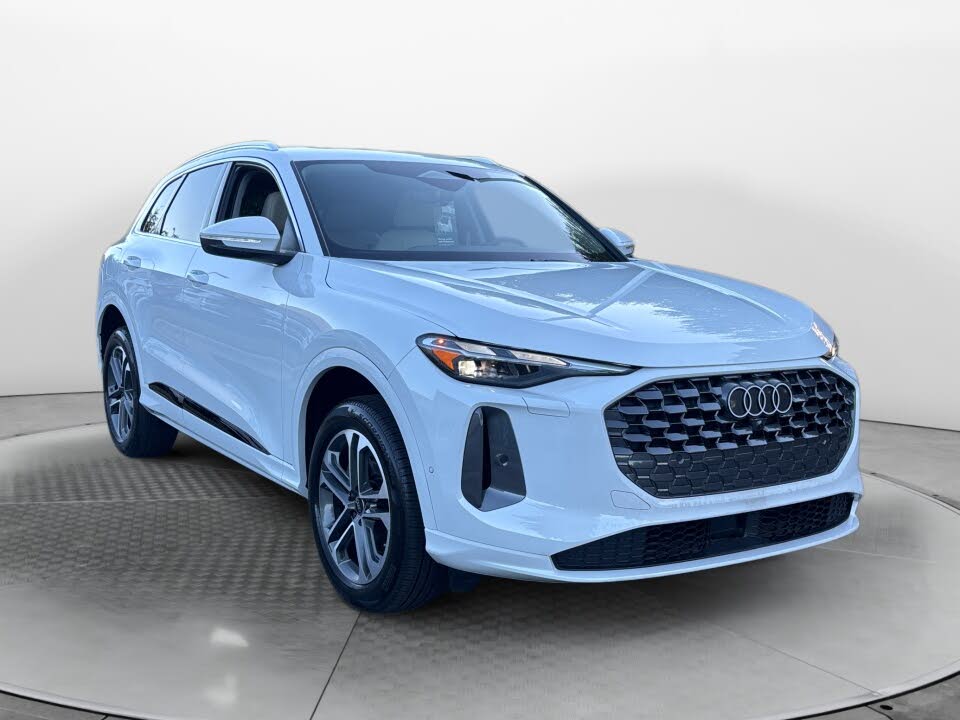 2025 Audi Q5 quattro Premium 40 TFSI