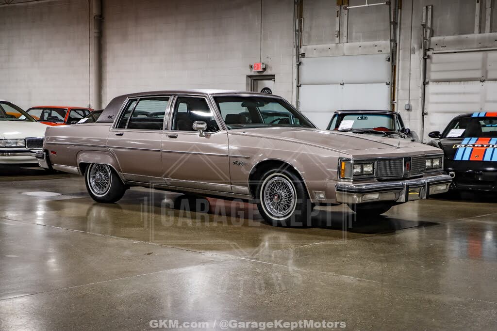 1983 Oldsmobile Ninety-Eight Regency Brougham Sedan RWD