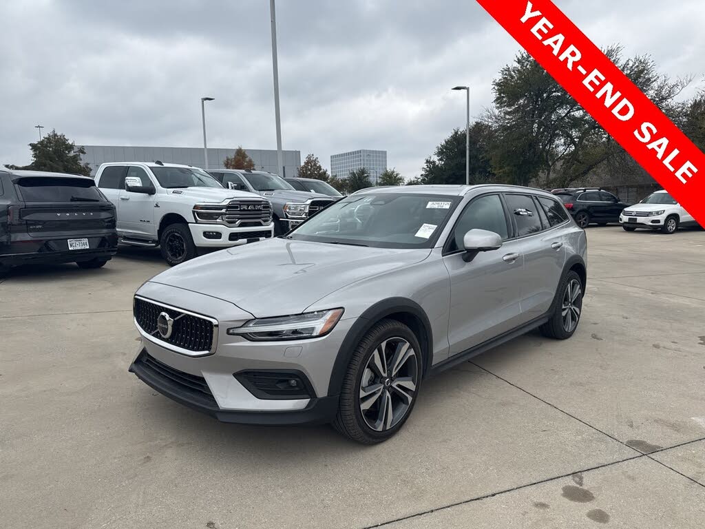 2025 Volvo V60 Cross Country B5 Plus AWD