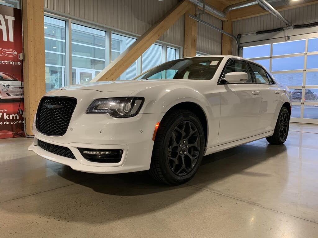 2023 Chrysler 300 Touring L AWD