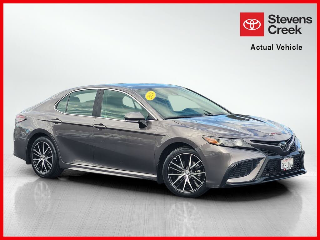 2024 Toyota Camry SE FWD