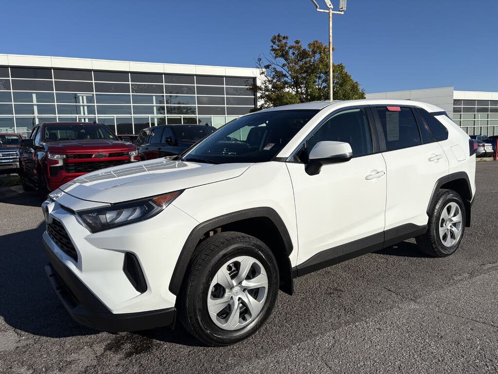 Toyota RAV4 LE AWD 2022