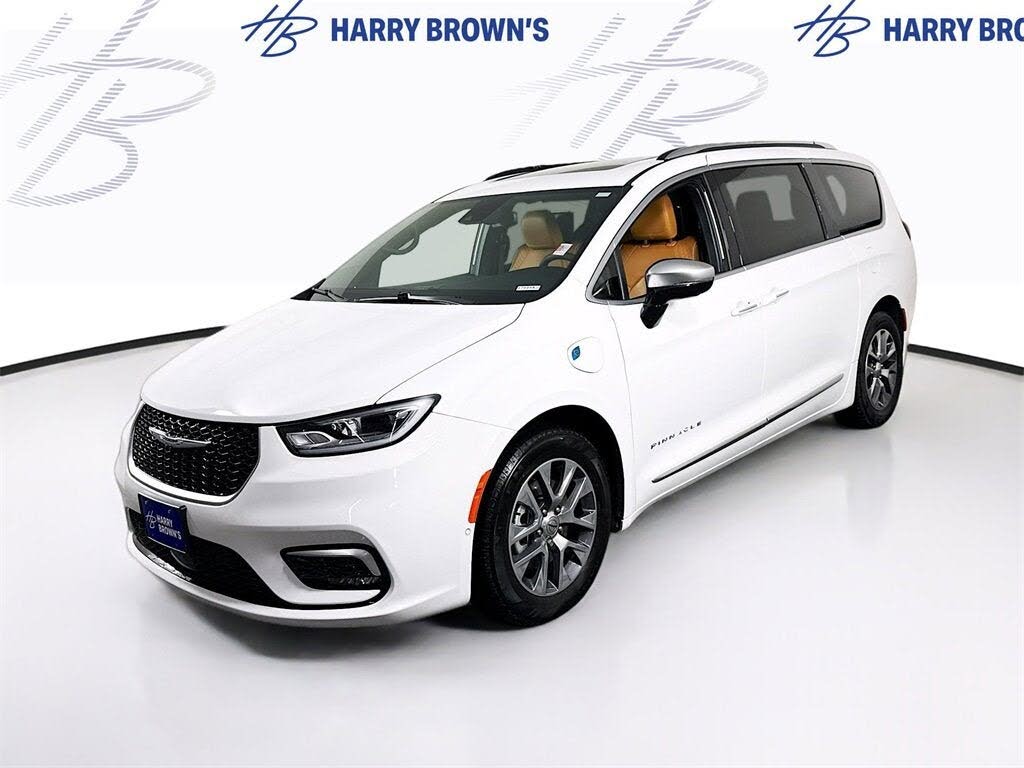 2023 Chrysler Pacifica Hybrid Pinnacle FWD