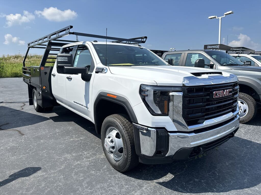 2025 GMC Sierra 3500HD Chassis Pro Crew Cab 4WD