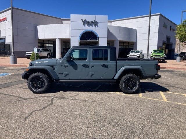 2025 Jeep Gladiator Willys Crew Cab 4WD