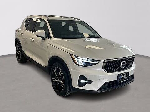 2023 Volvo XC40 B5 Plus Bright Theme AWD