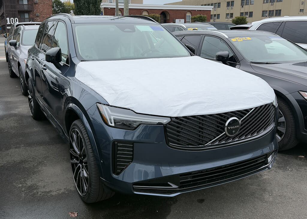 2026 Volvo XC90 B6 Ultra Dark 7-Passenger AWD