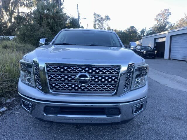 2017 Nissan Titan XD SL Crew Cab 4WD