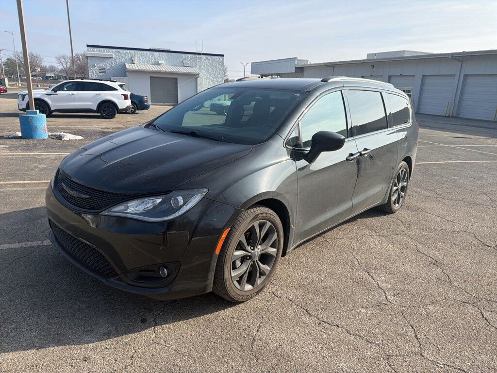 2020 Chrysler Pacifica Touring L FWD