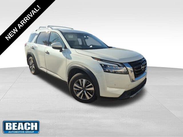 2023 Nissan Pathfinder SL 4WD