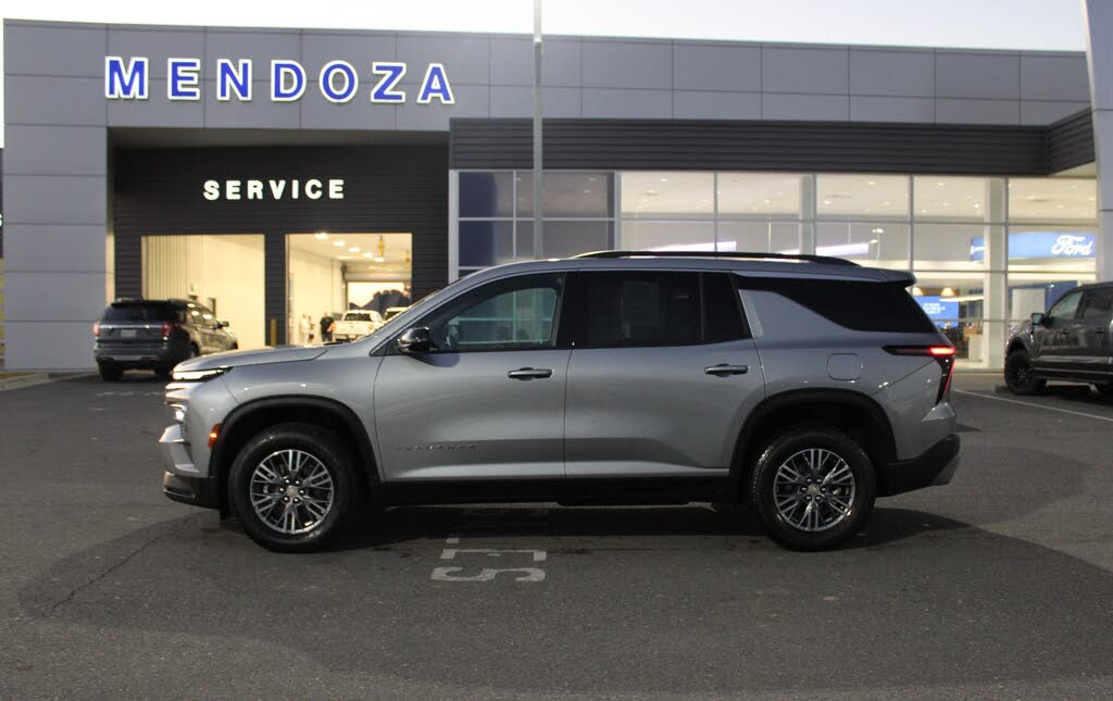 2025 Chevrolet Traverse LT FWD