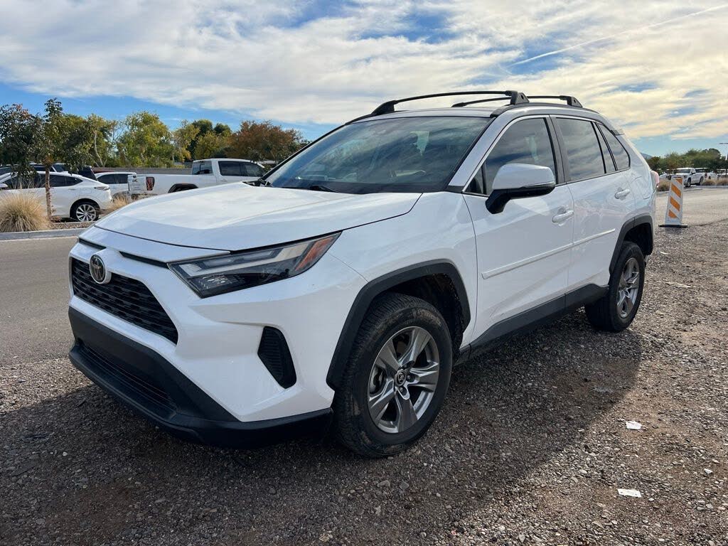 2022 Toyota RAV4 XLE FWD