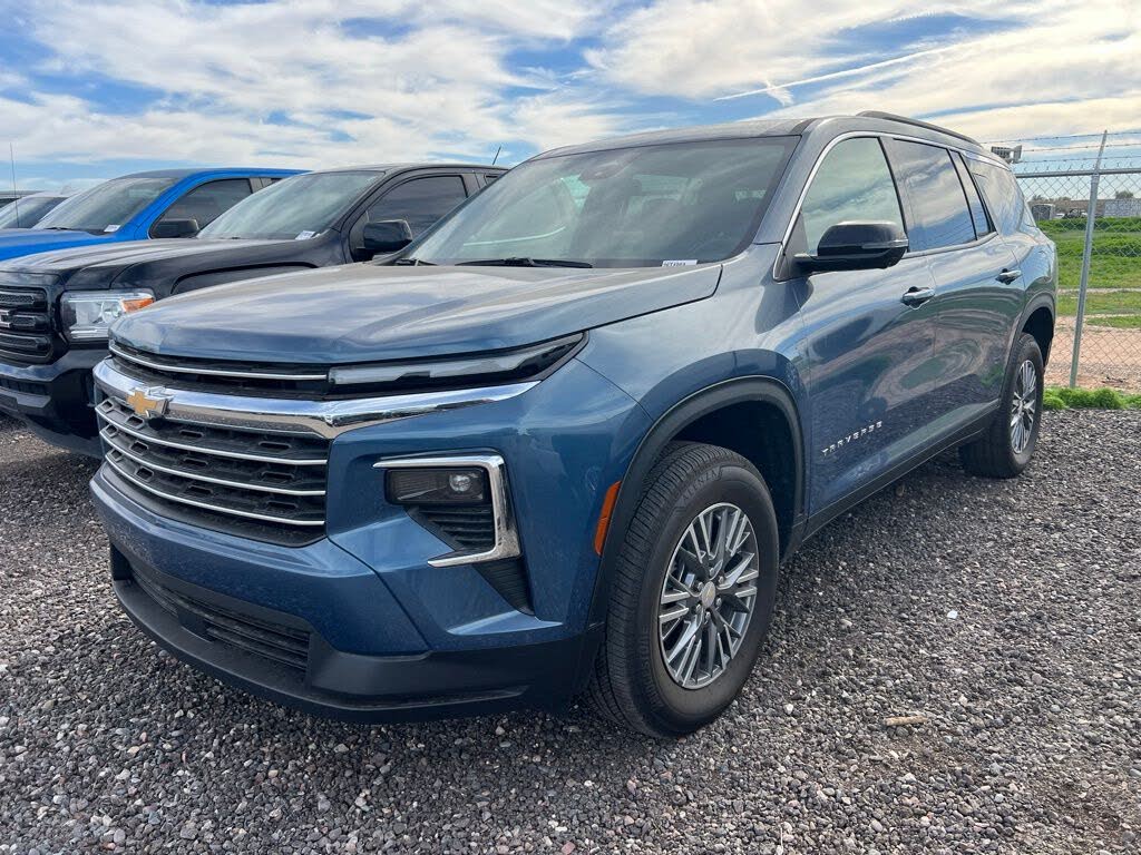 2025 Chevrolet Traverse LT FWD