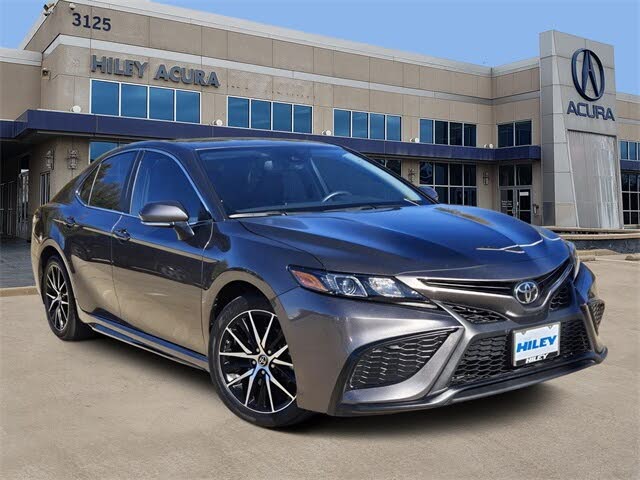 2024 Toyota Camry SE FWD