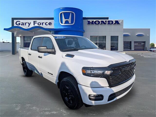 2025 RAM 1500 Tradesman Crew Cab 4WD