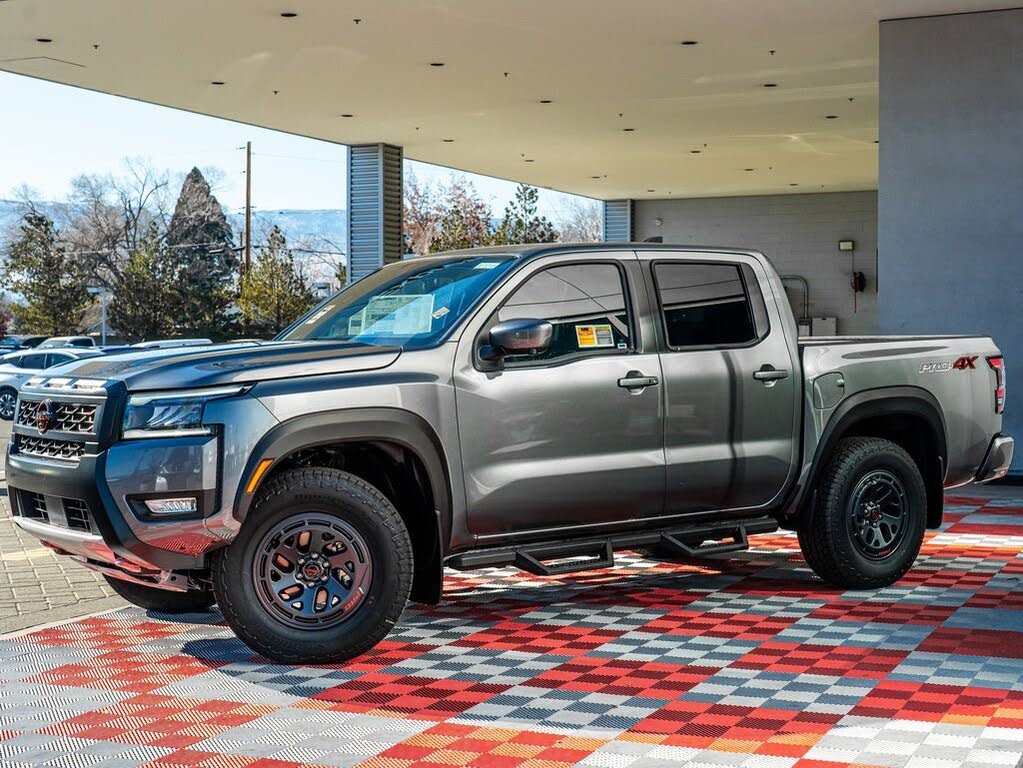 2026 Nissan Frontier PRO-4X Crew Cab 4WD