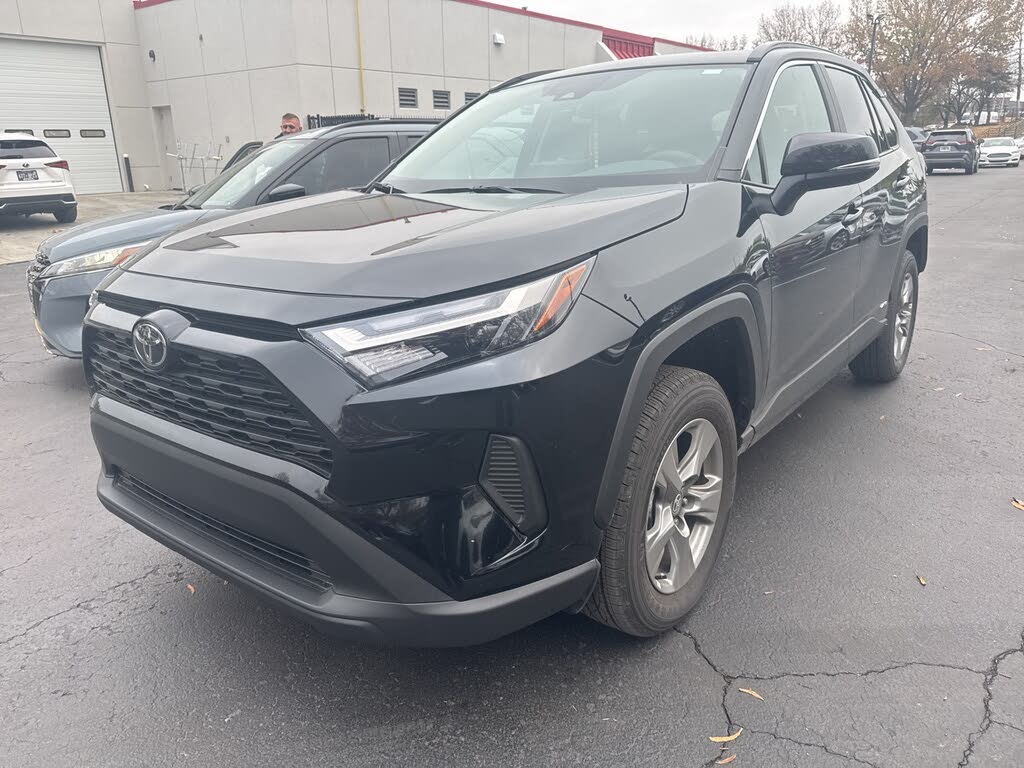 2025 Toyota RAV4 Hybrid XLE AWD