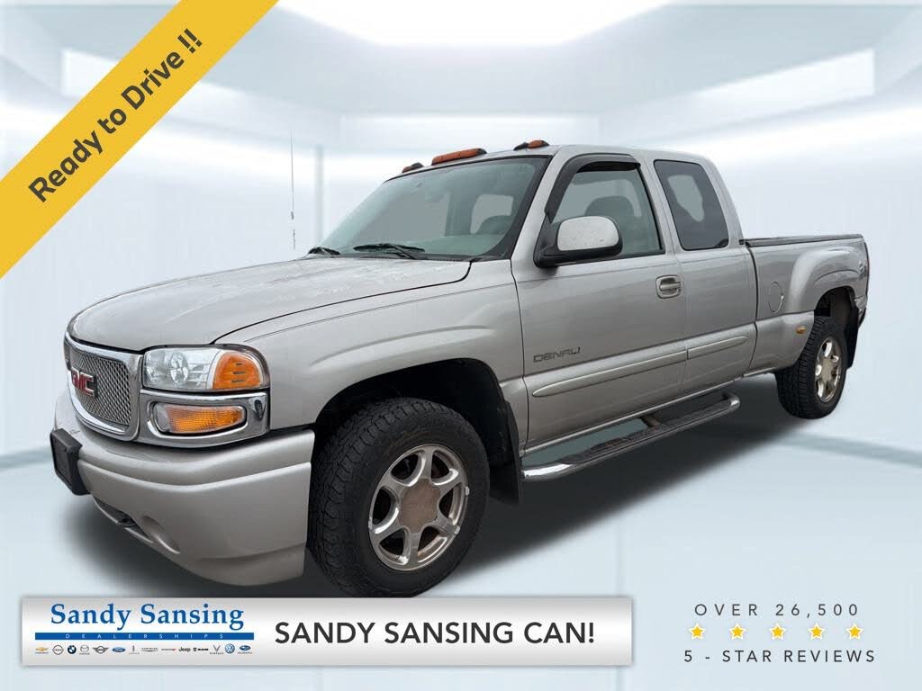 2004 GMC Sierra 1500 4 Dr Denali AWD Extended Cab SB