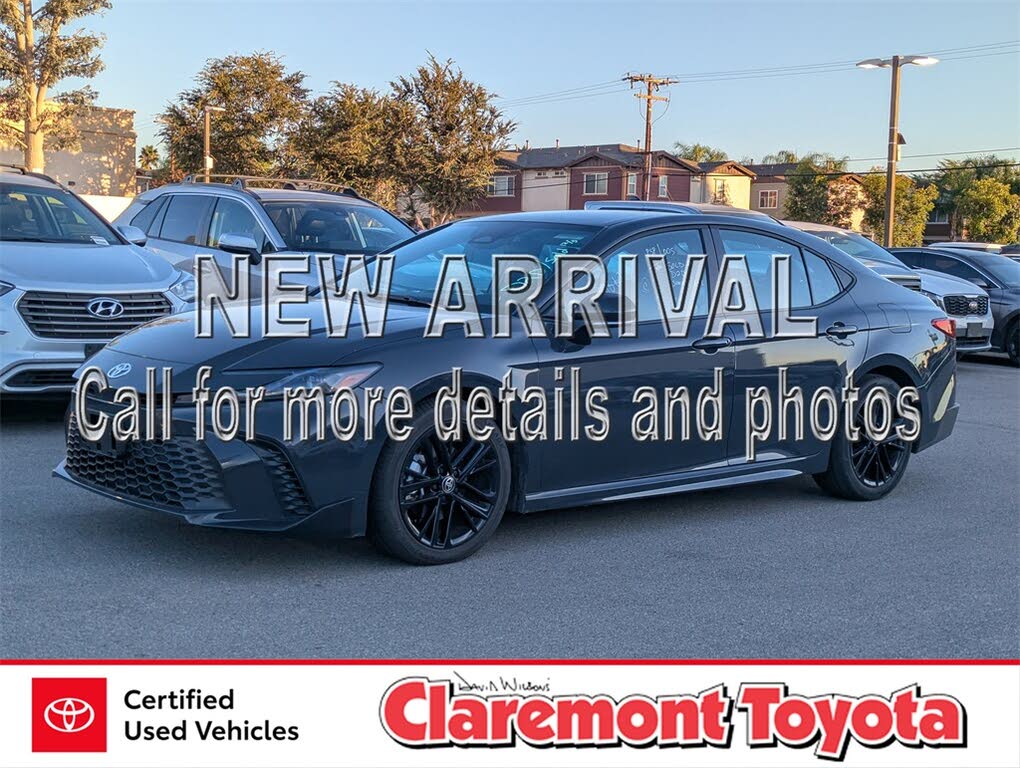 2025 Toyota Camry SE FWD