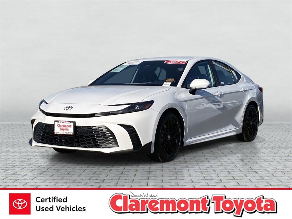 2025 Toyota Camry SE FWD
