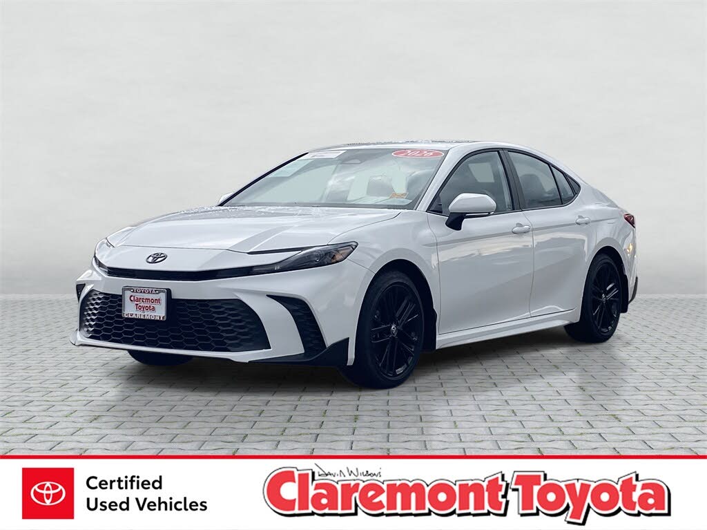 2026 Toyota Camry SE FWD