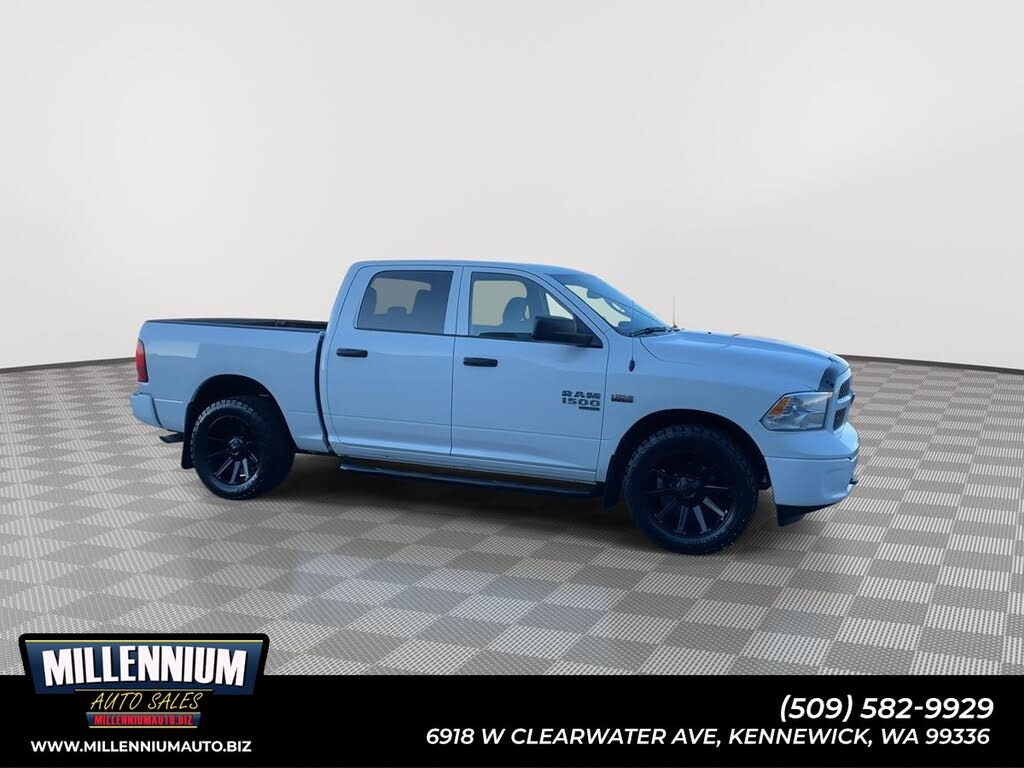 2022 RAM 1500 Classic SLT Crew Cab 4WD