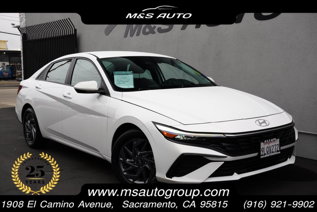 2024 Hyundai Elantra SEL FWD