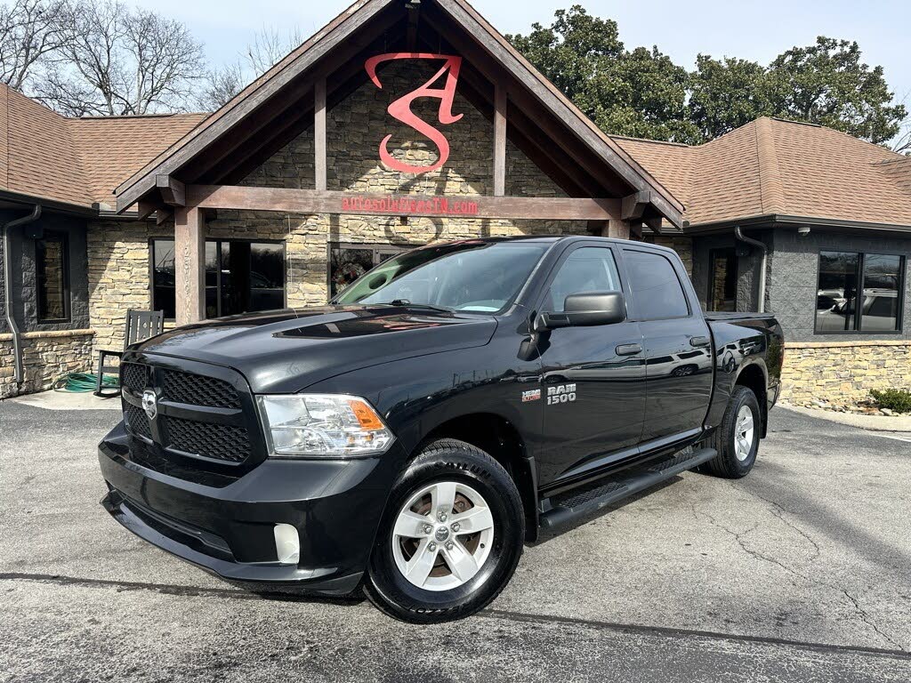 2017 RAM 1500 Express Crew Cab 4WD