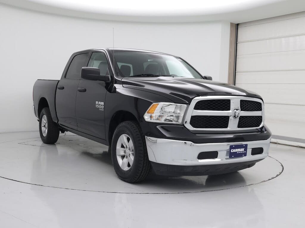 2022 RAM 1500 Classic SLT Crew Cab 4WD