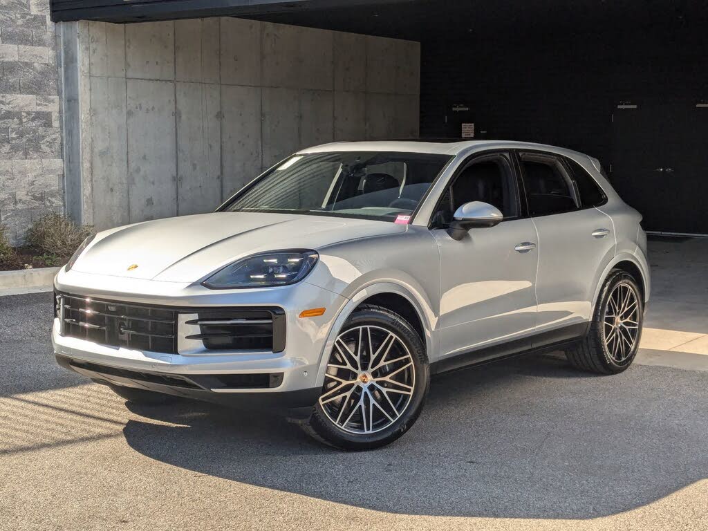 2025 Porsche Cayenne AWD