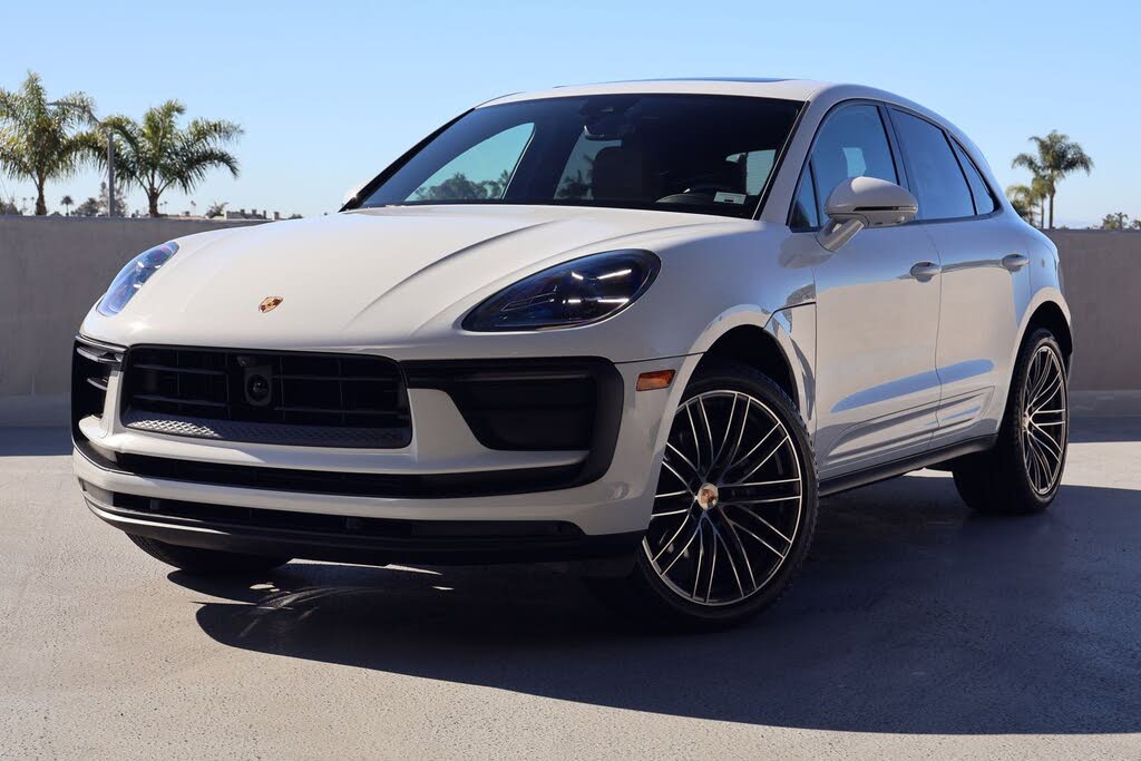 2025 Porsche Macan