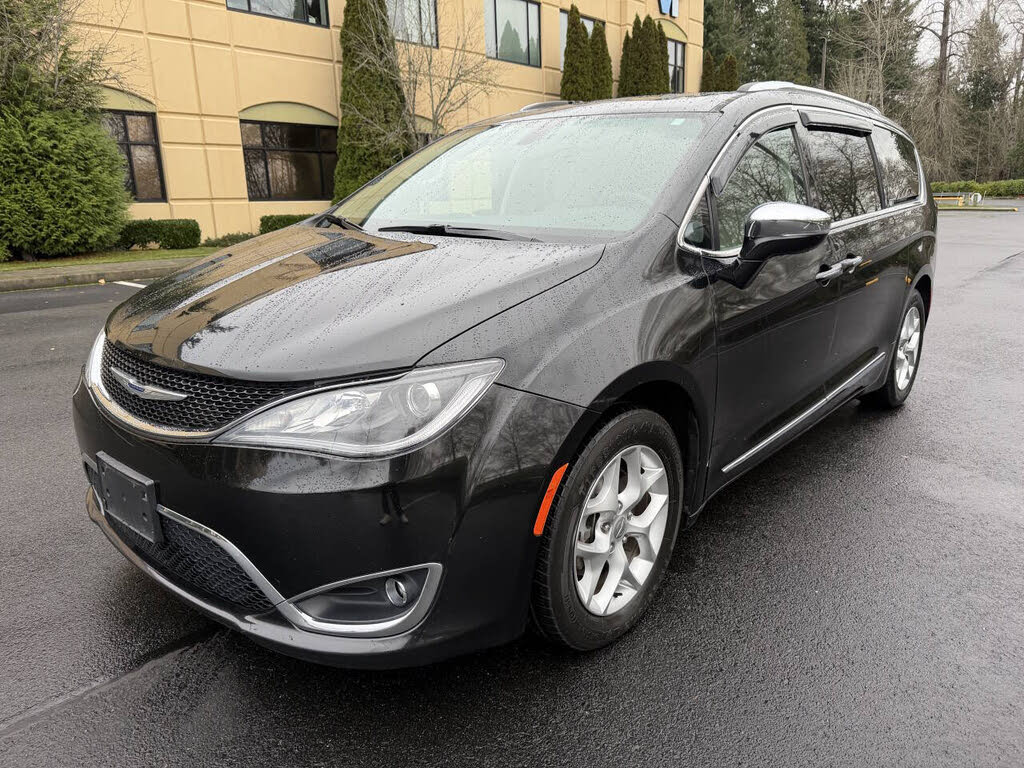 2019 Chrysler Pacifica Limited FWD