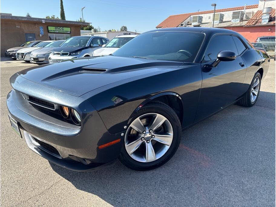 2019 Dodge Challenger SXT RWD