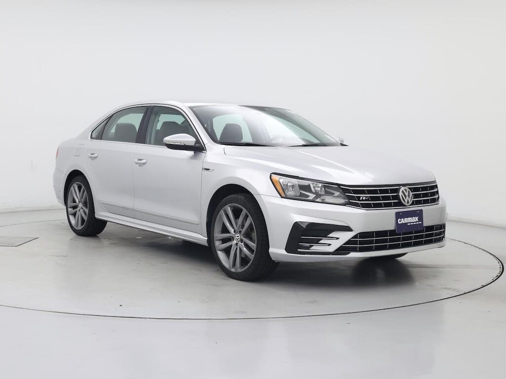2017 Volkswagen Passat R-Line