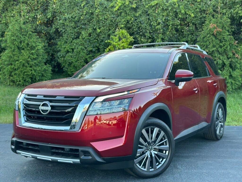 2024 Nissan Pathfinder SL FWD
