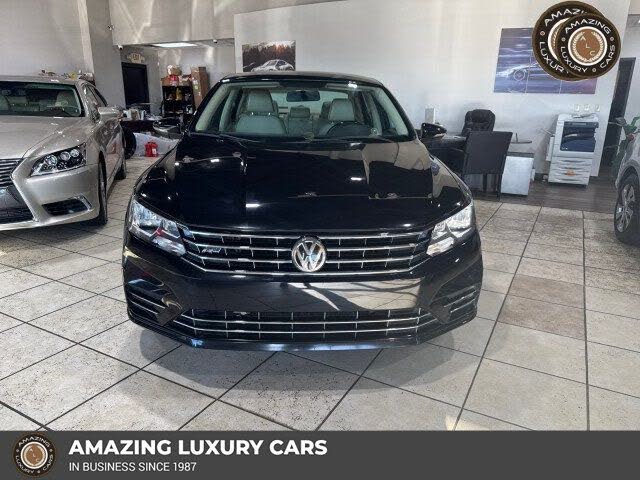 2017 Volkswagen Passat R-Line