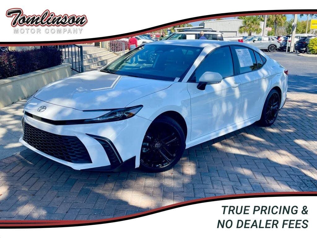 2025 Toyota Camry SE FWD